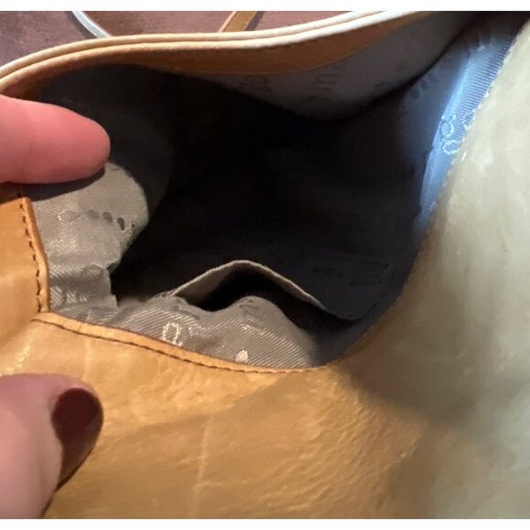 Margot New York Beige Crossbody Bag With Adjustable Strap & Zipper Pocket - Picture 8 of 8